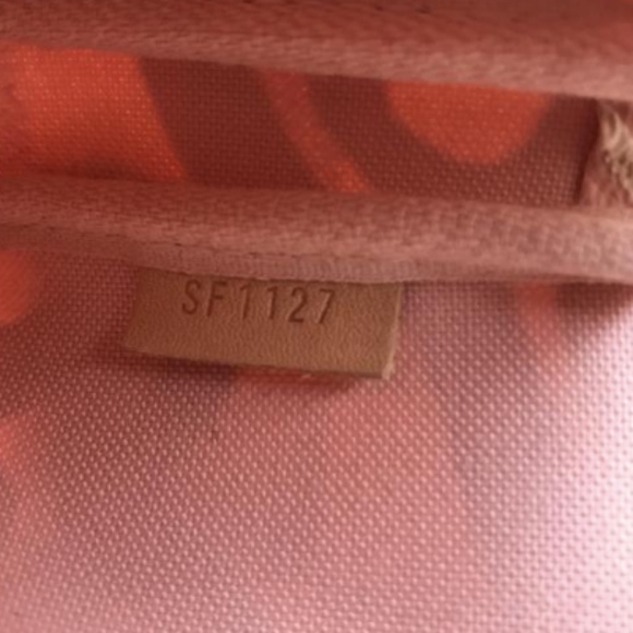 Tahitienne Damier Azur Chain Strap Clutch - Picture 8 of 8